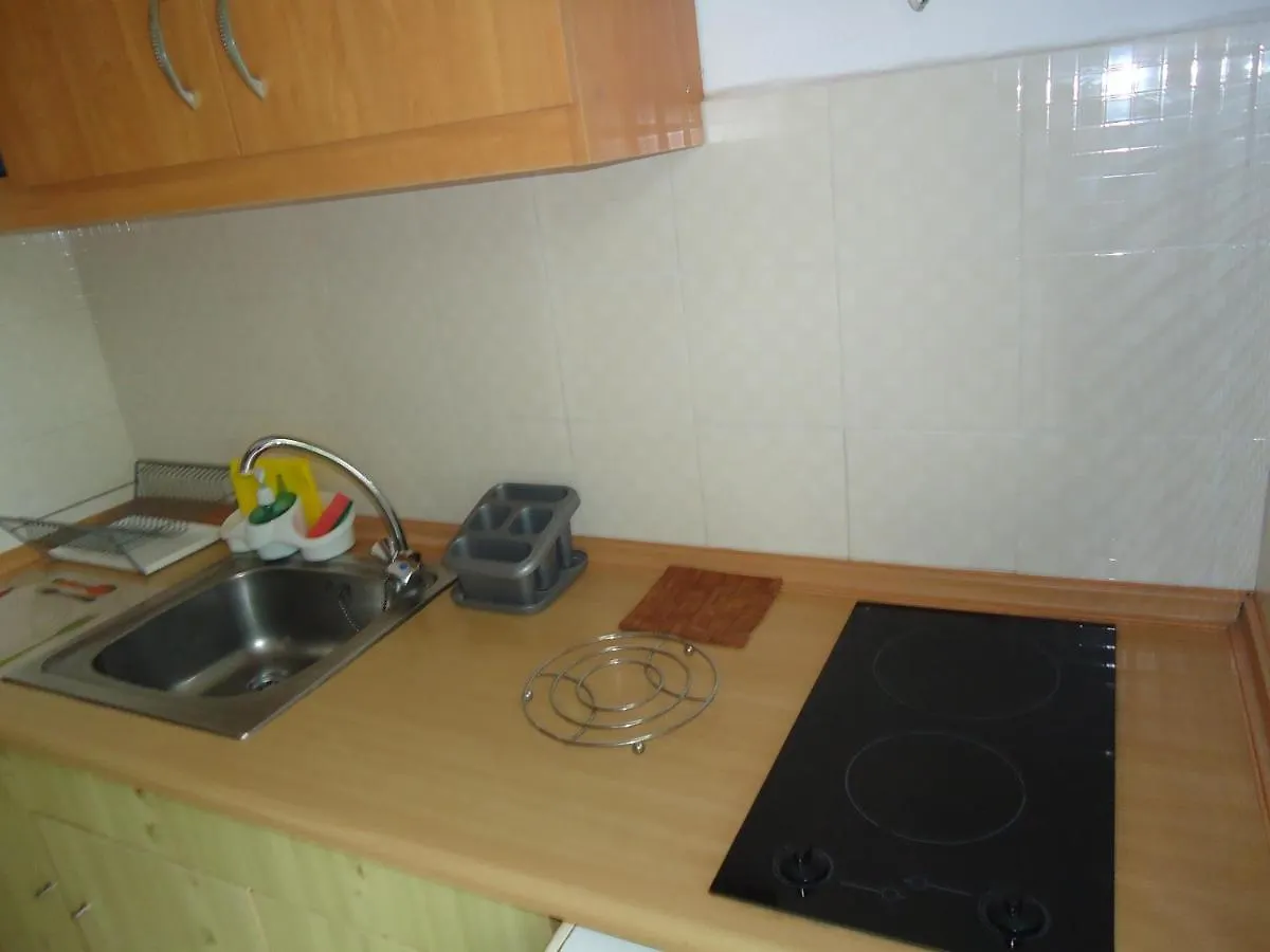 Studios Lainis Toroni
