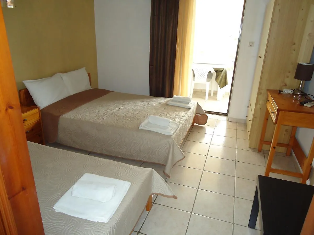 Studios Lainis Toroni